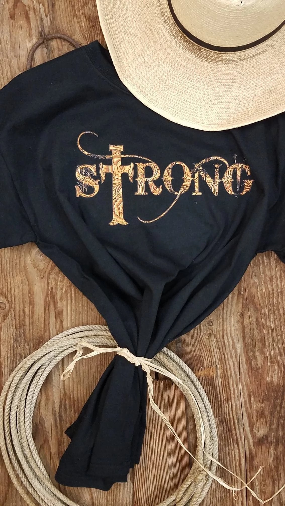 STRONG tee